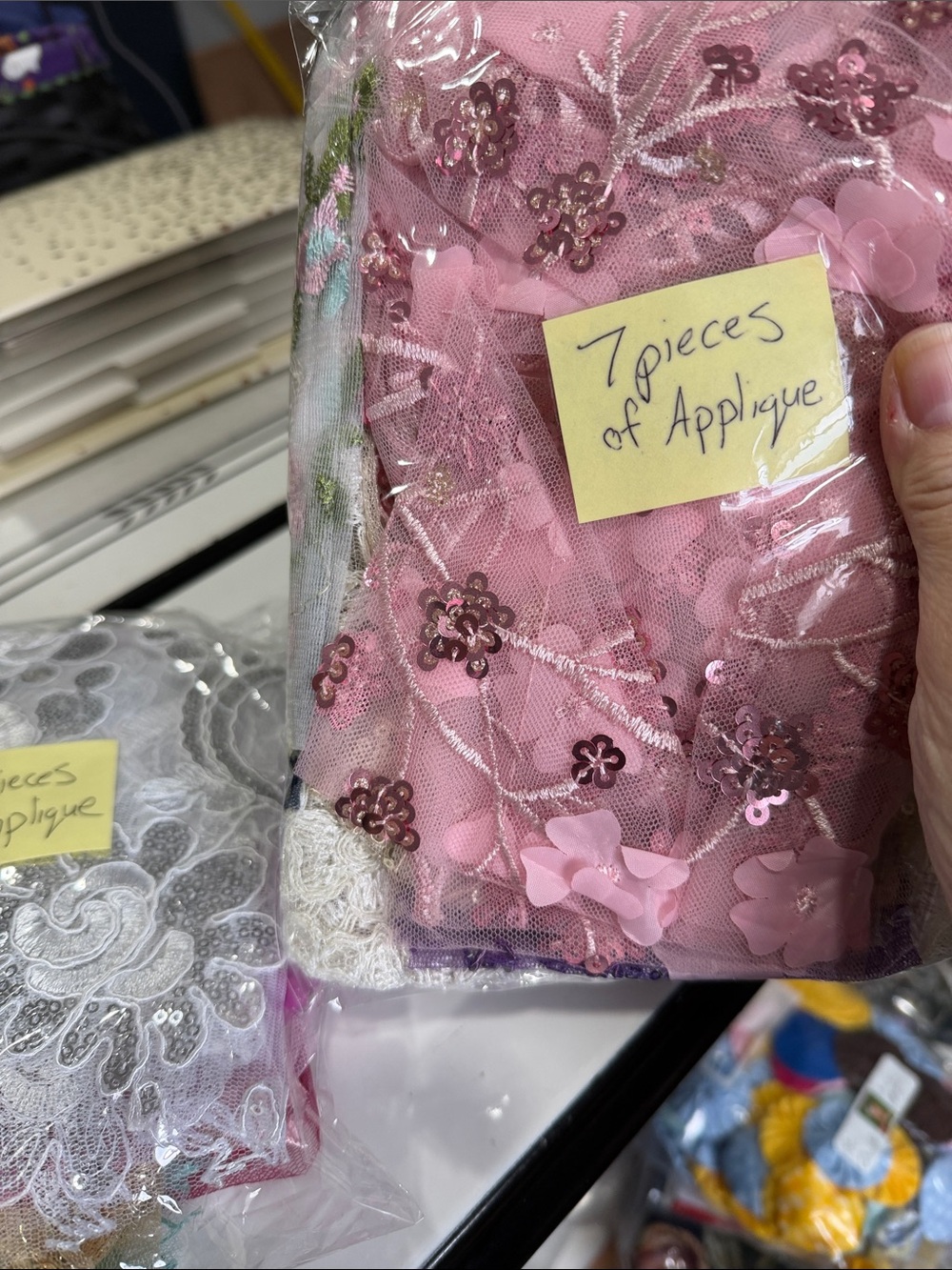 Large Lot of Ribbon and Appliqués - Picture 9 of 11